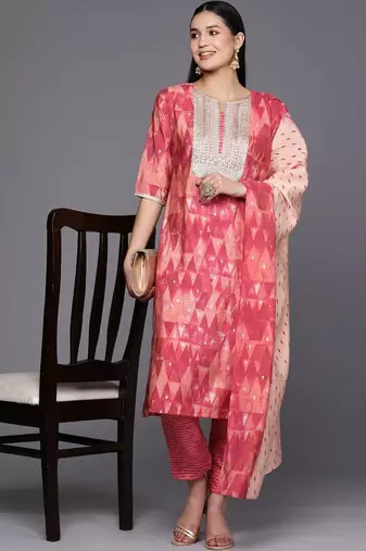 women printed regular sequinned kurta with trousers & with dupatta
