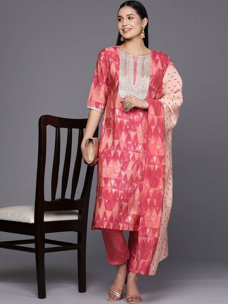 women printed regular sequinned kurta with trousers & with dupatta