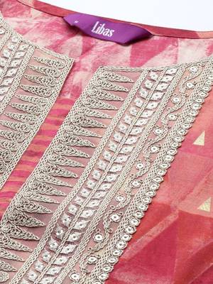 women printed regular sequinned kurta with trousers & with dupatta 2