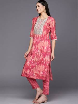 women printed regular sequinned kurta with trousers & with dupatta 4