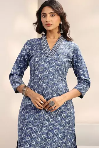 women ethnic motifs printed regular kurta with trousers & with dupatta