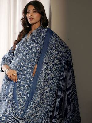 women ethnic motifs printed regular kurta with trousers & with dupatta 4