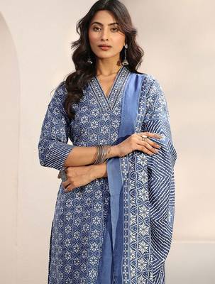 women ethnic motifs printed regular kurta with trousers & with dupatta 6