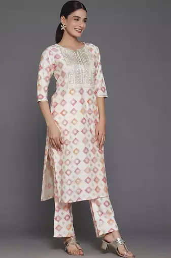 women printed regular thread work kurta with trousers & with dupatta