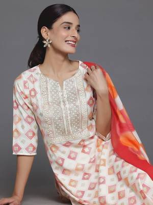 women printed regular thread work kurta with trousers & with dupatta 7