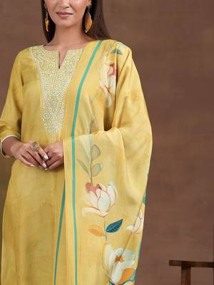 floral yoke design thread work notch neck straight kurta with trousers & dupatta 2