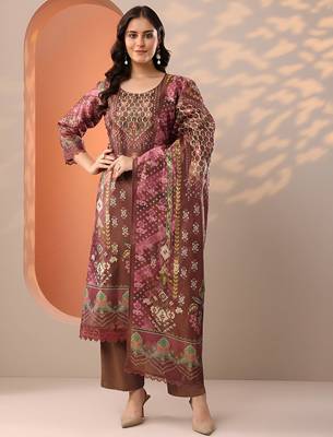 women ethnic motifs printed kurta with trousers & dupatta 1