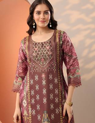 women ethnic motifs printed kurta with trousers & dupatta 4