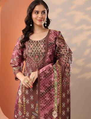 women ethnic motifs printed kurta with trousers & dupatta 5