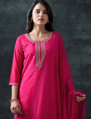 women ethnic motifs embroidered kurta with churidar & dupatta 2