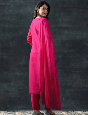 women ethnic motifs embroidered kurta with churidar & dupatta 4