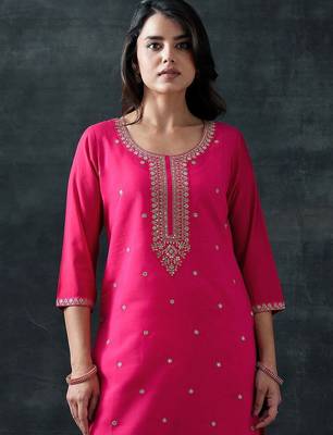 women ethnic motifs embroidered kurta with churidar & dupatta 5