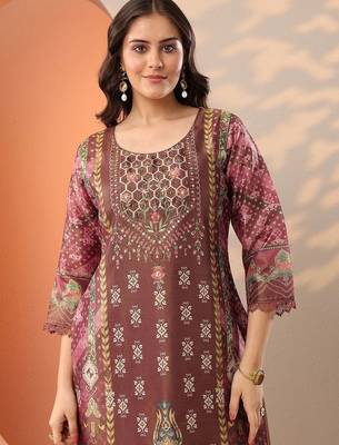 women ethnic motifs printed regular kurta with trousers & with dupatta 4