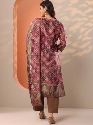women ethnic motifs printed regular kurta with trousers & with dupatta 6