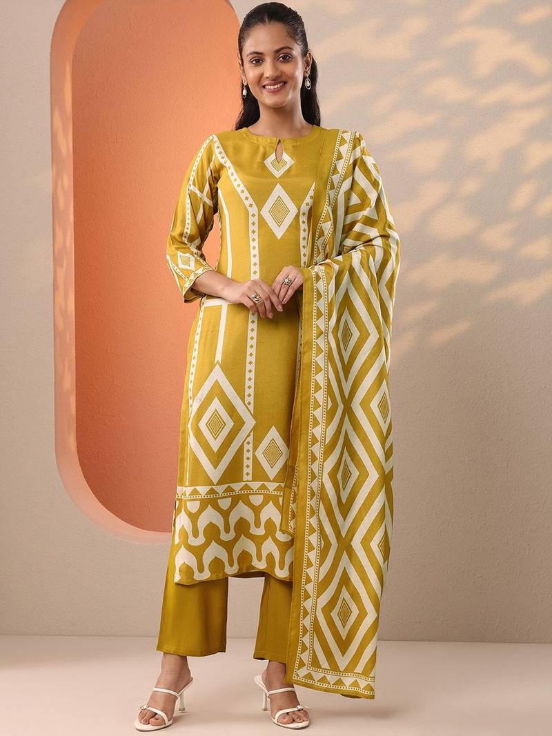 ethnic motifs printed straight kurta with trousers & dupatta