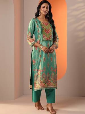 women ethnic motifs printed regular mirror work kurta with trousers & with dupatta 3