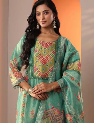 women ethnic motifs printed regular mirror work kurta with trousers & with dupatta 7