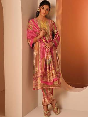 women ethnic motifs printed regular kurta with trousers & with dupatta 1