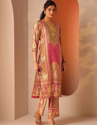women ethnic motifs printed regular kurta with trousers & with dupatta 6