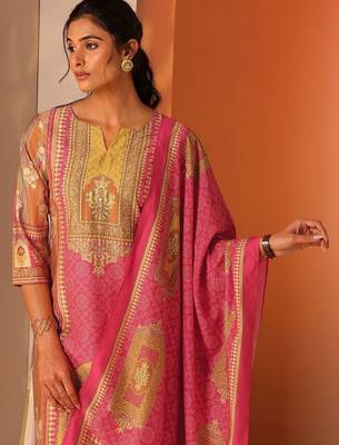 women ethnic motifs printed regular kurta with trousers & with dupatta 7