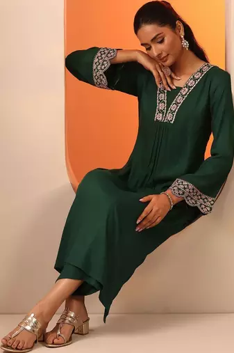 women ethnic motifs regular thread work kurta with trousers