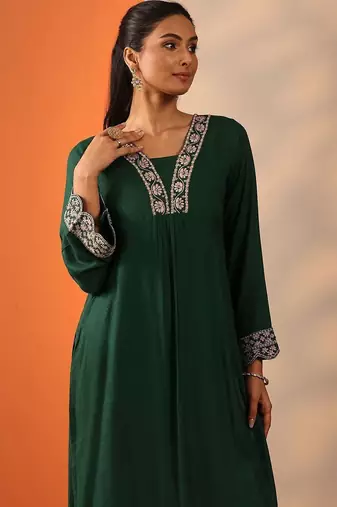 women ethnic motifs regular thread work kurta with trousers