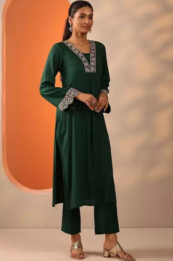 women ethnic motifs regular thread work kurta with trousers