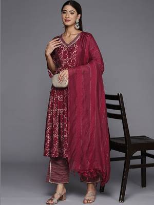 women floral printed empire kurta with trousers & with dupatta 4