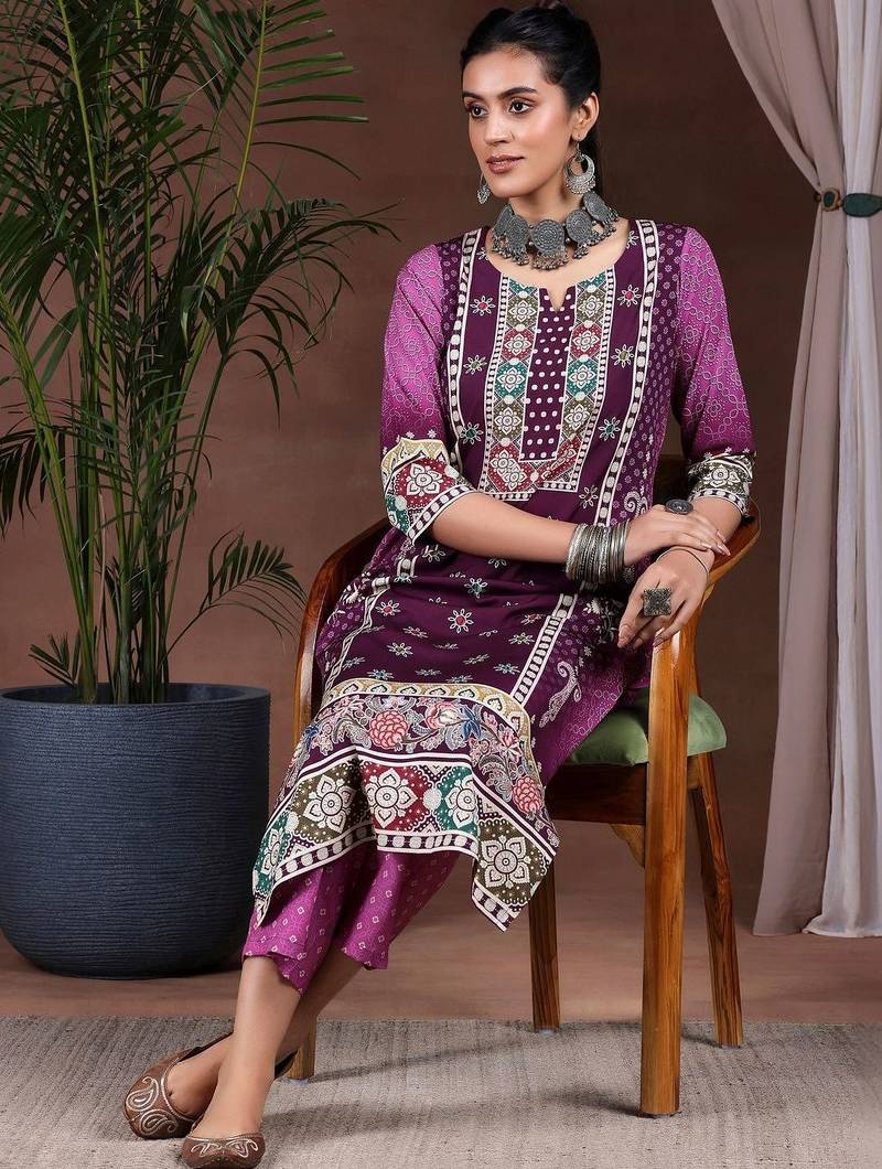 women ethnic motifs printed regular kurta with trousers