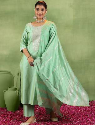 women ethnic motifs yoke design regular kurta with trousers & with dupatta 2