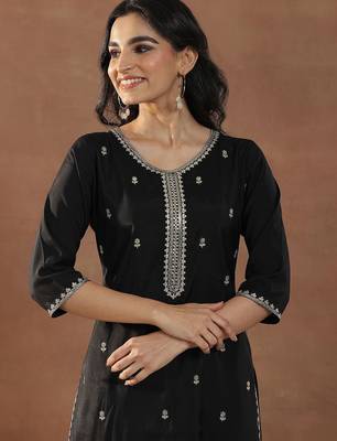 women floral embroidered regular sequinned kurta with trousers & with dupatta 3