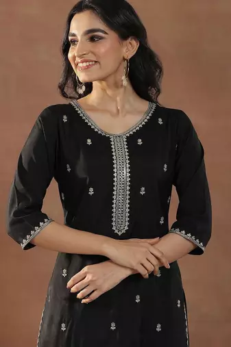 women floral embroidered regular sequinned kurta with trousers & with dupatta