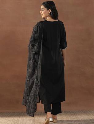 women floral embroidered regular sequinned kurta with trousers & with dupatta 5