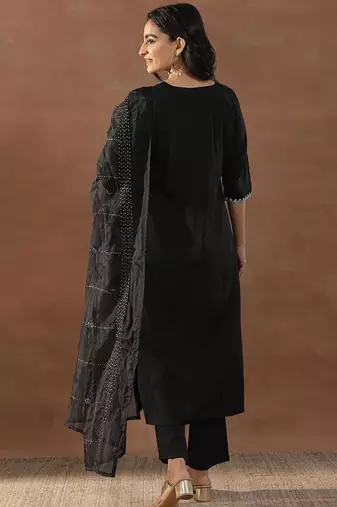 women floral embroidered regular sequinned kurta with trousers & with dupatta