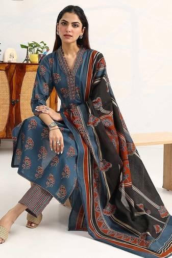 women ethnic motifs printed regular cotton blend kurta with trousers & with dupatta