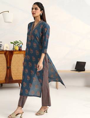 women ethnic motifs printed regular cotton blend kurta with trousers & with dupatta 3