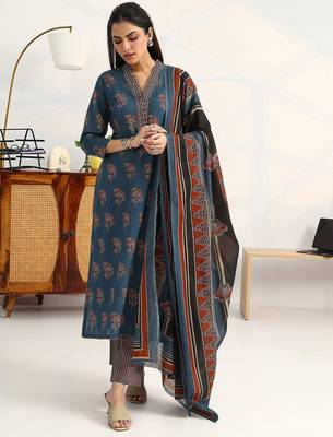 women ethnic motifs printed regular cotton blend kurta with trousers & with dupatta 5