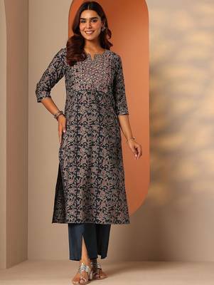 paisley printed notch neck thread work straight kurta with trousers 2
