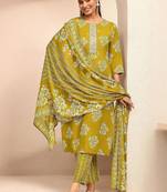 women floral printed regular thread work kurta with trousers & with dupatta