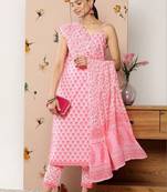 women floral printed regular kurta with trousers & with dupatta