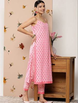 women floral printed regular kurta with trousers & with dupatta 3