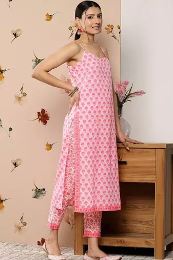 women floral printed regular kurta with trousers & with dupatta
