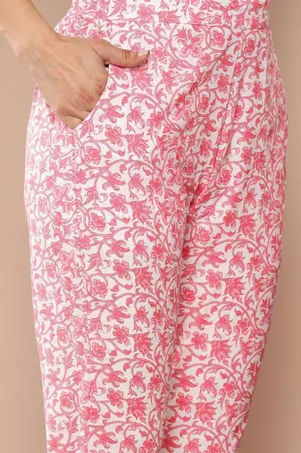 women floral printed regular kurta with trousers & with dupatta