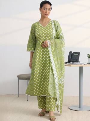 women ethnic motifs printed regular thread work kurta with trousers & with dupatta 2