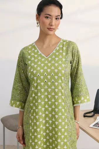 women ethnic motifs printed regular thread work kurta with trousers & with dupatta