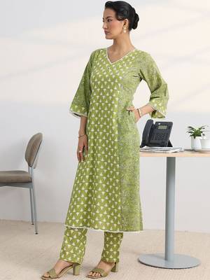 women ethnic motifs printed regular thread work kurta with trousers & with dupatta 6