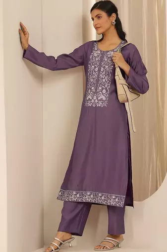 women ethnic motifs embroidered regular thread work kurta with trousers