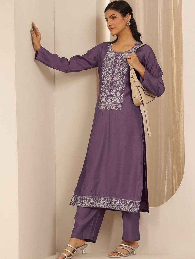 women ethnic motifs embroidered regular thread work kurta with trousers