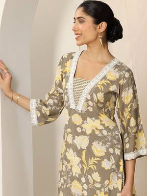 floral printed v-neck kurta with trouser 5