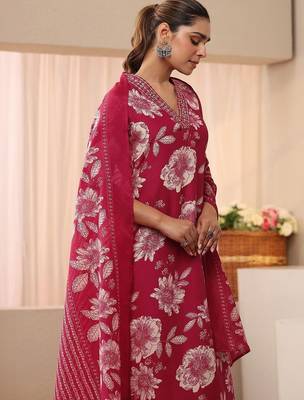 women floral printed regular kurta with trousers & with dupatta 4